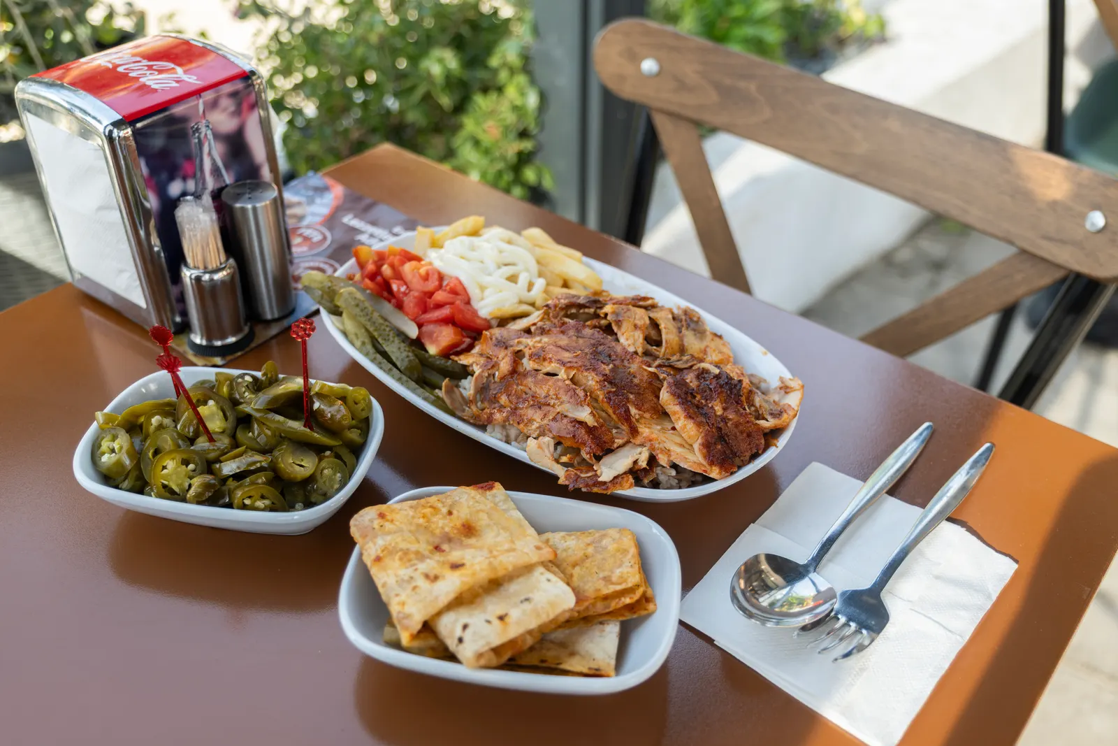 TEFO restoranında tavuk menüsü